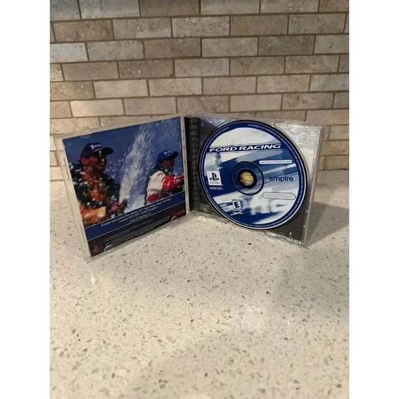 Ford‎ Racing - Picture 3 of 4